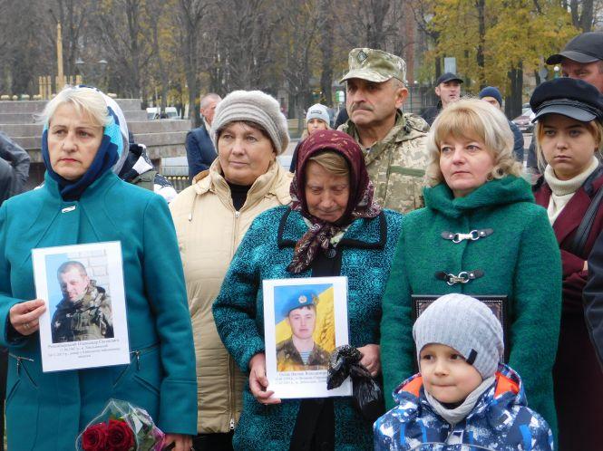 Новини Хмельницького - фото з Від майдану до проспекту пішки. Сотні хмельничан пройшлися Від майдану до проспекту пішки. Сотні хмельничан пройшлися