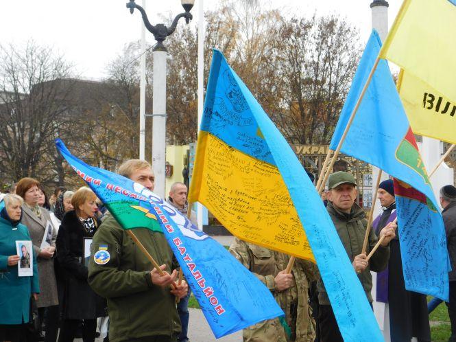 Новини Хмельницького - фото з Від майдану до проспекту пішки. Сотні хмельничан пройшлися Від майдану до проспекту пішки. Сотні хмельничан пройшлися
