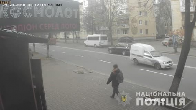 Нападника на продавчиню косметичного магазину в Житомирі затримано, постраждала досі в лікарні, фото №1 на сайті 20minut.ua