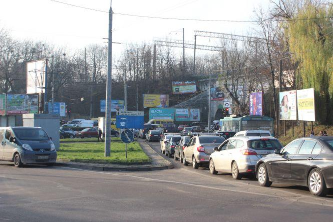Фото дня: на Збаразькій - довжелезний затор, фото №1 на сайті 20minut.ua