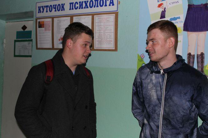 Новини Вінниці - фото з «Сам дзвонить, ще й пісень співатиме…» Розумний дзвінок виготовив учень з Вінниці «Сам дзвонить, ще й пісень співатиме…» Розумний дзвінок виготовив учень з Вінниці, фото №6 на сайті 20minut.ua