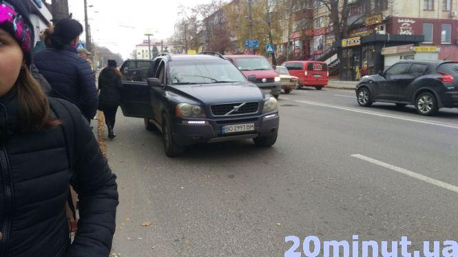 Новини Тернополя - фото з “Хто на Гоголя - підвезу”: як тернополяни обходяться без маршруток “Хто на Гоголя - підвезу”: як тернополяни обходяться без маршруток, фото №5 на сайті 20minut.ua