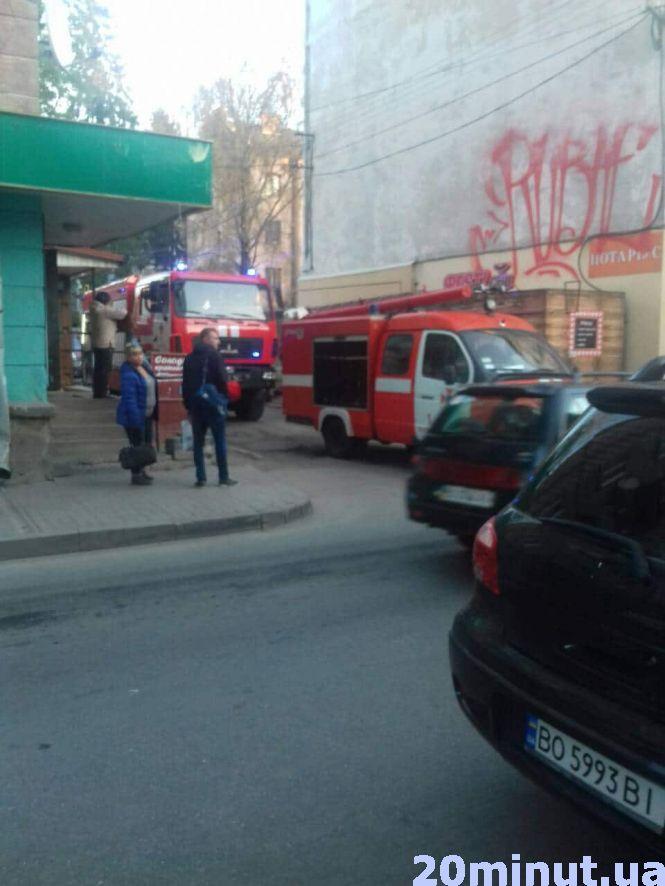 Новини Тернополя - фото з Пожежа на Коперника: поїхали пожежні, поліція та швидка(оновлено) Пожежа на Коперника: поїхали пожежні, поліція та швидка(оновлено), фото №3 на сайті 20minut.ua