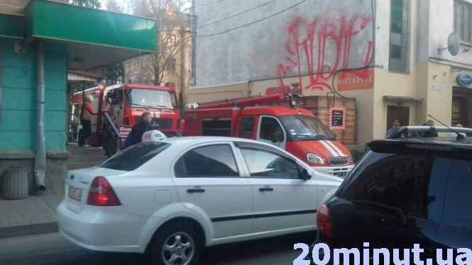 Новини Тернополя - фото з Пожежа на Коперника: поїхали пожежні, поліція та швидка(оновлено) Пожежа на Коперника: поїхали пожежні, поліція та швидка(оновлено), фото №2 на сайті 20minut.ua