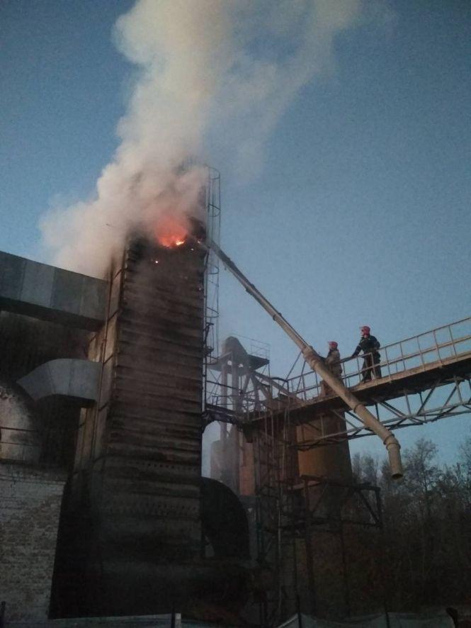 Новини Вінниці - фото з У Погребищенському районі вогонь знищив 20 тонн кукурудзи У Погребищенському районі вогонь знищив 20 тонн кукурудзи, фото №1 на сайті 20minut.ua