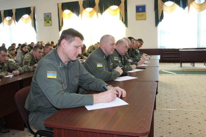 Новини Хмельницького - фото з Більше 2000 прикордонників у Хмельницькому написали радіодиктант Більше 2000 прикордонників у Хмельницькому написали радіодиктант, фото №3 на сайті vsim.ua