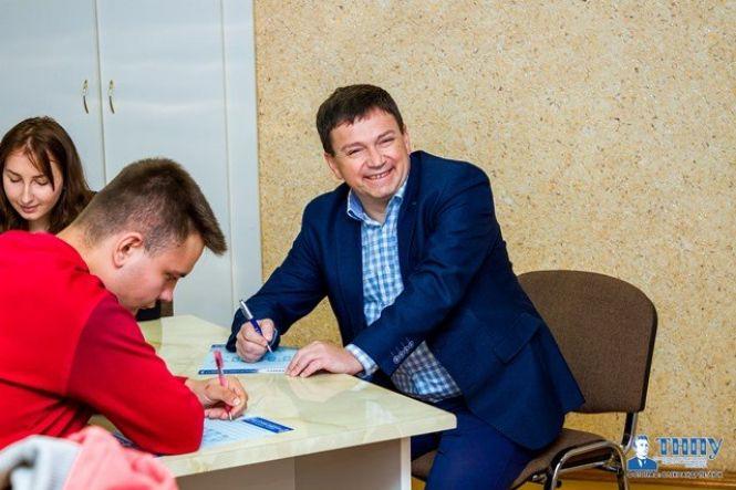 Новини Тернополя - фото з Пишемо разом: Тернопільщина взяла участь у радіодиктанті єдності Пишемо разом: Тернопільщина взяла участь у радіодиктанті єдності, фото №2 на сайті 20minut.ua