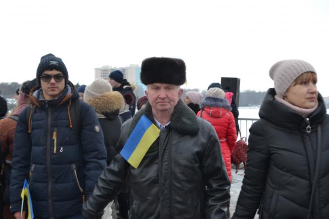 Новини Хмельницького - фото з Хмельничани «живим ланцюгом» з’єднали береги Південного Бугу Хмельничани «живим ланцюгом» з’єднали береги Південного Бугу, фото №17 на сайті vsim.ua