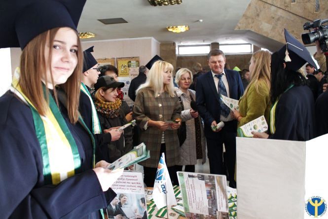 Новини Хмельницького - фото з Від безготівкової оплати проїзду до диктанту єдності: ТОП-5 новин тижня у Хмельницькому Від безготівкової оплати проїзду до диктанту єдності: ТОП-5 новин тижня у Хмельницькому, фото №5 на сайті vsim.ua
