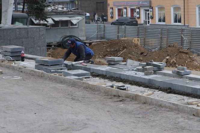 Новини Вінниці - фото з Арка буде без «Щедрика». Як триває ремонт головного входу в Центральний парк Арка буде без «Щедрика». Як триває ремонт головного входу в Центральний парк, фото №4 на сайті 20minut.ua