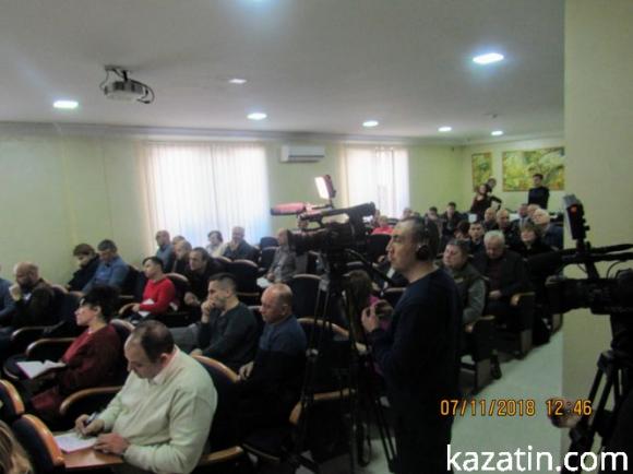 Гриценко у Вінниці: cпіч, провокації-перевірки, вручення квітів, фото №1 на сайті 20minut.ua