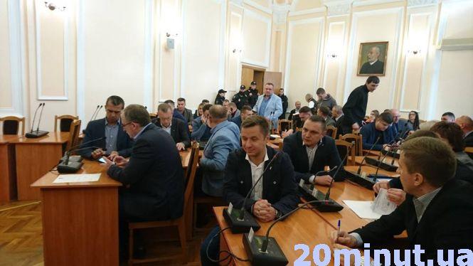 У Тернополі - позачергова сесія міської ради (пряма трансляція), фото №1 на сайті 20minut.ua