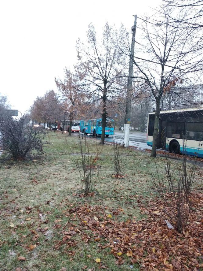 Примхи погоди призвели до транспортного колапсу у місті. ФОТО, фото №2 на сайті 20minut.ua