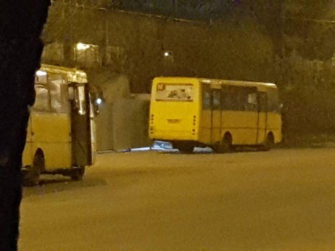 Новини Тернополя - фото з Підпільні «наливайки»: де заправляють тернопільські маршрутки. Експеримент «20 хвилин» Підпільні «наливайки»: де заправляють тернопільські маршрутки. Експеримент «20 хвилин», фото №5 на сайті 20minut.ua