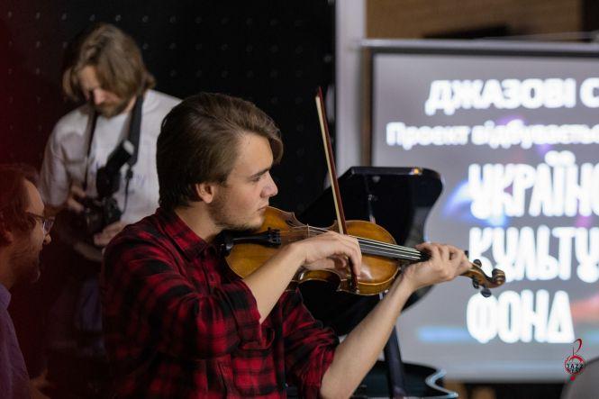 Новини Вінниці - фото з Успіх у Європі починається із простого «Привіт!» Зіркові секрети доступні всім у онлайні Успіх у Європі починається із простого «Привіт!» Зіркові секрети доступні всім у онлайні, фото №39 на сайті 20minut.ua