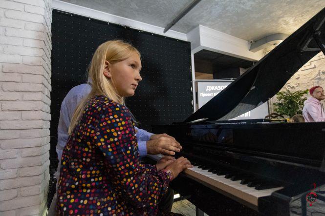 Новини Вінниці - фото з Успіх у Європі починається із простого «Привіт!» Зіркові секрети доступні всім у онлайні Успіх у Європі починається із простого «Привіт!» Зіркові секрети доступні всім у онлайні, фото №45 на сайті 20minut.ua