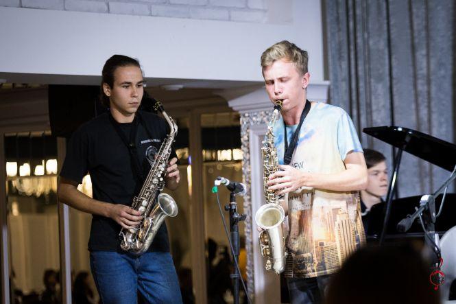 Новини Вінниці - фото з Успіх у Європі починається із простого «Привіт!» Зіркові секрети доступні всім у онлайні Успіх у Європі починається із простого «Привіт!» Зіркові секрети доступні всім у онлайні, фото №19 на сайті 20minut.ua