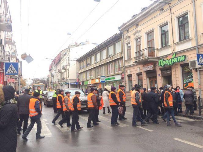 Дорожники Тернопільщини вимагають грошей. Перекривали дорогу на Руській(оновлено), фото №2 на сайті 20minut.ua