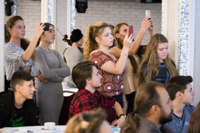 Новини Вінниці - фото з Успіх у Європі починається із простого «Привіт!» Зіркові секрети доступні всім у онлайні Успіх у Європі починається із простого «Привіт!» Зіркові секрети доступні всім у онлайні, фото №30 на сайті 20minut.ua