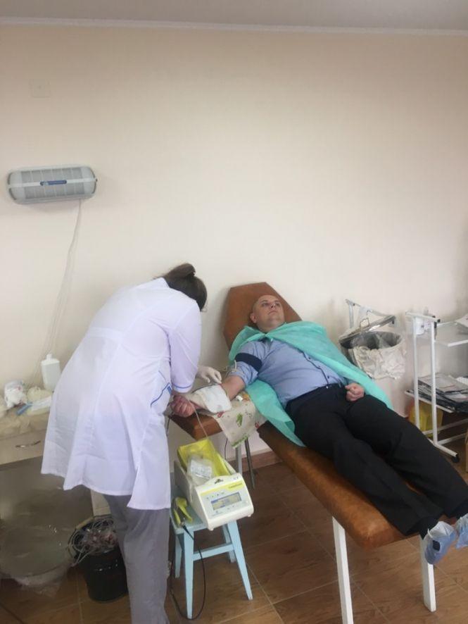 З хмельницьких поліцейських викачали 9 літрів крові, фото №3 на сайті vsim.ua