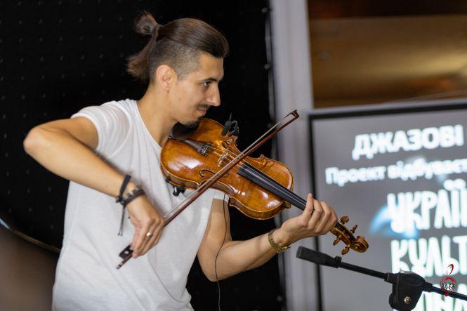 Новини Вінниці - фото з Успіх у Європі починається із простого «Привіт!» Зіркові секрети доступні всім у онлайні Успіх у Європі починається із простого «Привіт!» Зіркові секрети доступні всім у онлайні, фото №6 на сайті 20minut.ua