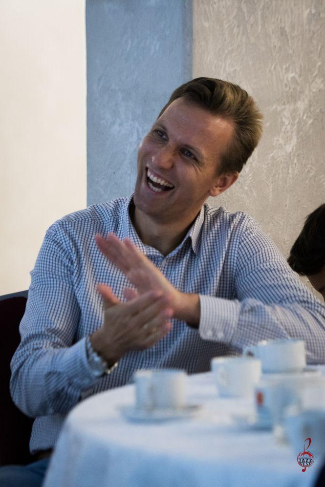 Новини Вінниці - фото з Успіх у Європі починається із простого «Привіт!» Зіркові секрети доступні всім у онлайні Успіх у Європі починається із простого «Привіт!» Зіркові секрети доступні всім у онлайні, фото №27 на сайті 20minut.ua