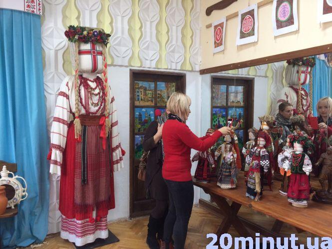 Новини Тернополя - фото з Іграшки з глини, вовни та дерева представлені на виставці у Тернополі Іграшки з глини, вовни та дерева представлені на виставці у Тернополі, фото №2 на сайті 20minut.ua