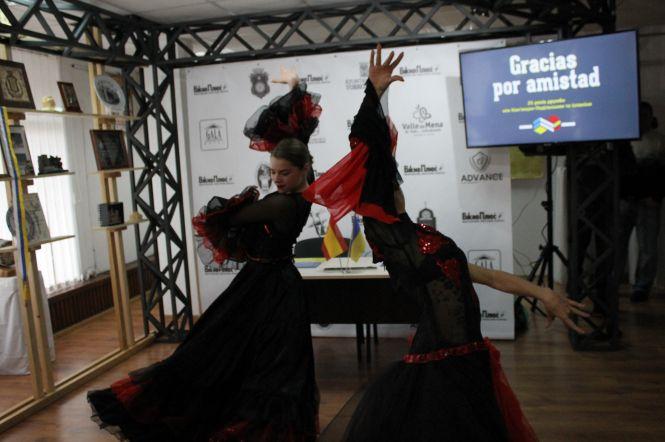 Про те як стартувала виставка і підписали угоду співпраці між Іспанією і Кам'янцем (ФОТО), фото №8 на сайті 20minut.ua