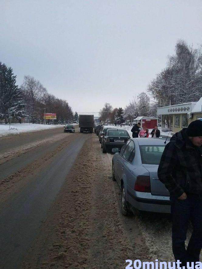 Протест власників «євроблях»: перекриті дороги та мітинг під стінами ОДА, фото №3 на сайті 20minut.ua