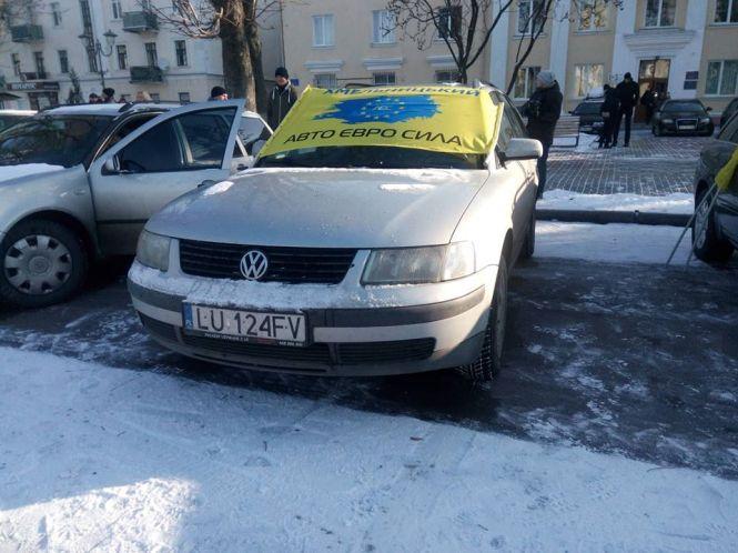 Новини Хмельницького - фото з Акція "євробляхарів": що відбувається у Хмельницькому (ОНОВЛЕНО) Акція "євробляхарів": що відбувається у Хмельницькому (ОНОВЛЕНО), фото №5 на сайті vsim.ua