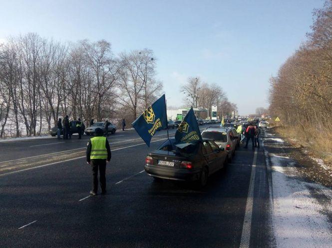 Новини Хмельницького - фото з Акція "євробляхарів": що відбувається у Хмельницькому (ОНОВЛЕНО) Акція "євробляхарів": що відбувається у Хмельницькому (ОНОВЛЕНО), фото №3 на сайті vsim.ua