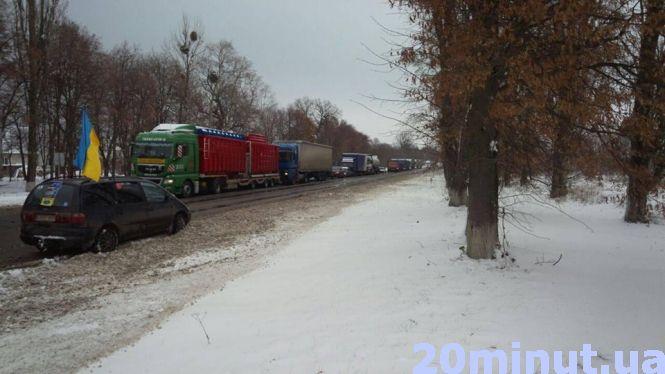 Протест власників «євроблях»: перекриті дороги та мітинг під стінами ОДА, фото №6 на сайті 20minut.ua