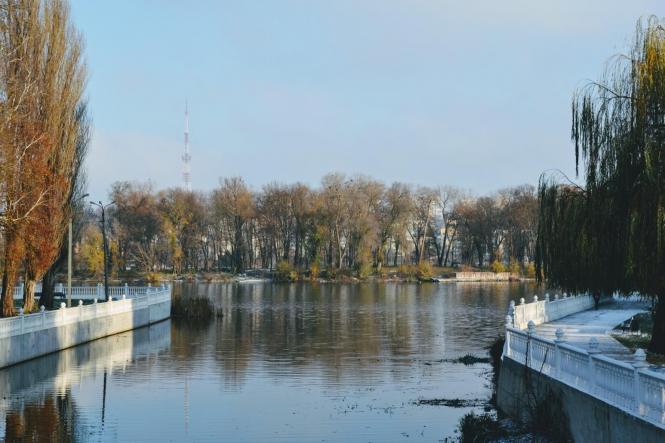 Новини Хмельницького - фото з Парк Чекмана вкрило першим снігом (ФОТО) Парк Чекмана вкрило першим снігом (ФОТО), фото №6 на сайті vsim.ua