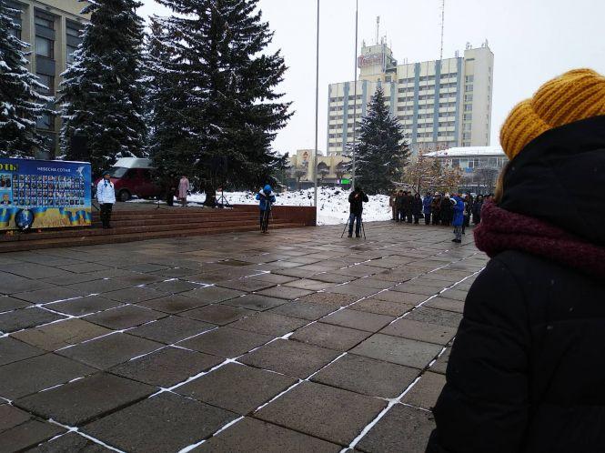 Зі скорботою у душі кам’янчани вшанували пам’ять загиблих героїв, фото №3 на сайті 20minut.ua