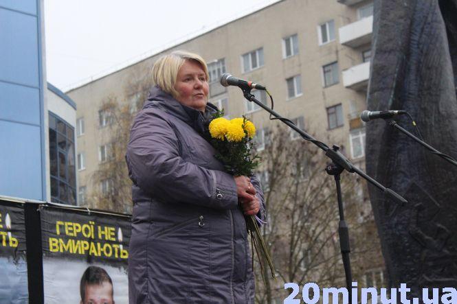 Новини Тернополя - фото з Пам'ятаймо їхній подвиг... На площі Героїв Євромайдану вшанували загиблих Пам'ятаймо їхній подвиг... На площі Героїв Євромайдану вшанували загиблих, фото №2 на сайті 20minut.ua