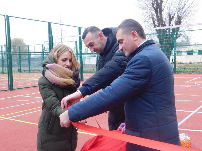Новини Хмельницького - фото з На стадіоні “Локомотив” у Гречанах відкрили два спортмайданчики: кого пустять пограти На стадіоні “Локомотив” у Гречанах відкрили два спортмайданчики: кого пустять пограти, фото №1 на сайті vsim.ua