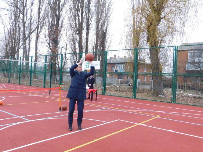 Новини Хмельницького - фото з На стадіоні “Локомотив” у Гречанах відкрили два спортмайданчики: кого пустять пограти На стадіоні “Локомотив” у Гречанах відкрили два спортмайданчики: кого пустять пограти, фото №3 на сайті vsim.ua