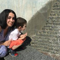 Новини Хмельницького - фото з “Немає ні скверу, ні зеленої зони, ні нормального тротуару”: хмельницькі матусі розповіли про свої мікрорайони “Немає ні скверу, ні зеленої зони, ні нормального тротуару”: хмельницькі матусі розповіли про свої мікрорайони, фото №7 на сайті vsim.ua