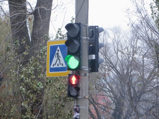 Новини Хмельницького - фото з Біля хмельницького пляжу встановили новий світлофорний комплекс за 280 тисяч гривень Біля хмельницького пляжу встановили новий світлофорний комплекс за 280 тисяч гривень, фото №4 на сайті vsim.ua
