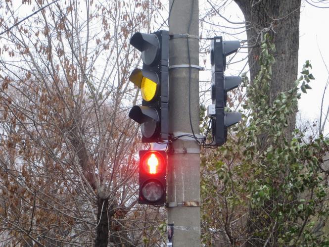 Новини Хмельницького - фото з Біля хмельницького пляжу встановили новий світлофорний комплекс за 280 тисяч гривень Біля хмельницького пляжу встановили новий світлофорний комплекс за 280 тисяч гривень, фото №5 на сайті vsim.ua