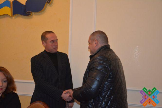 Новини Хмельницького - фото з Чотирьом АТОвцям з Хмельниччини присвоїли статус бійців-добровольців Чотирьом АТОвцям з Хмельниччини присвоїли статус бійців-добровольців, фото №3 на сайті vsim.ua