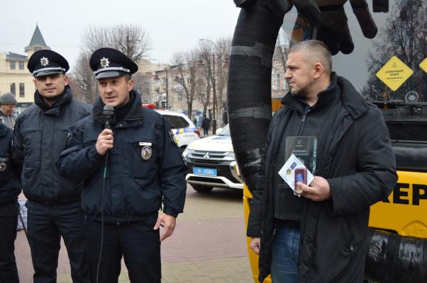 Новини Хмельницького - фото з Із кермом - на “ти”. Автобус-привид відшукав кращого водія Хмельницького Із кермом - на “ти”. Автобус-привид відшукав кращого водія Хмельницького, фото №8 на сайті vsim.ua