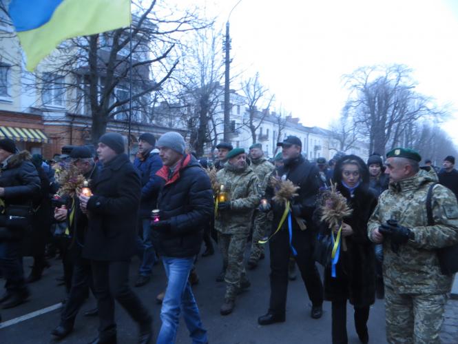 Хмельничани вшанували пам’ять жертв Голодоморів (ФОТО), фото №13 на сайті vsim.ua