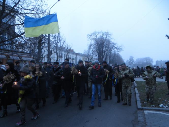 Хмельничани вшанували пам’ять жертв Голодоморів (ФОТО), фото №12 на сайті vsim.ua