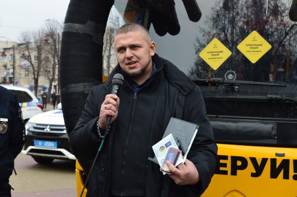 Новини Хмельницького - фото з Із кермом - на “ти”. Автобус-привид відшукав кращого водія Хмельницького Із кермом - на “ти”. Автобус-привид відшукав кращого водія Хмельницького, фото №10 на сайті vsim.ua