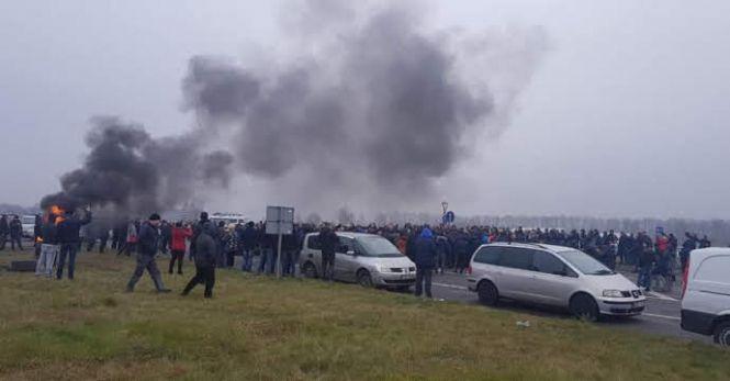 Новини Хмельницького - фото з “Євробляхарі” заблокували 7 пунктів пропуску: ускладнено рух до Польщі, Угорщини та Словаччини “Євробляхарі” заблокували 7 пунктів пропуску: ускладнено рух до Польщі, Угорщини та Словаччини, фото №2 на сайті vsim.ua