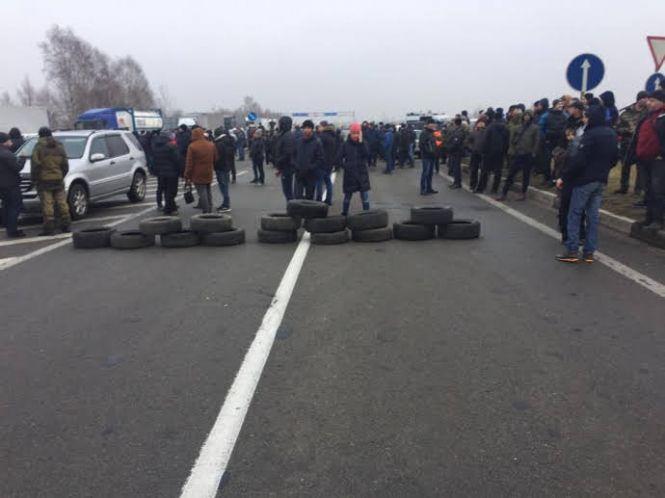 Новини Хмельницького - фото з “Євробляхарі” заблокували 7 пунктів пропуску: ускладнено рух до Польщі, Угорщини та Словаччини “Євробляхарі” заблокували 7 пунктів пропуску: ускладнено рух до Польщі, Угорщини та Словаччини, фото №3 на сайті vsim.ua