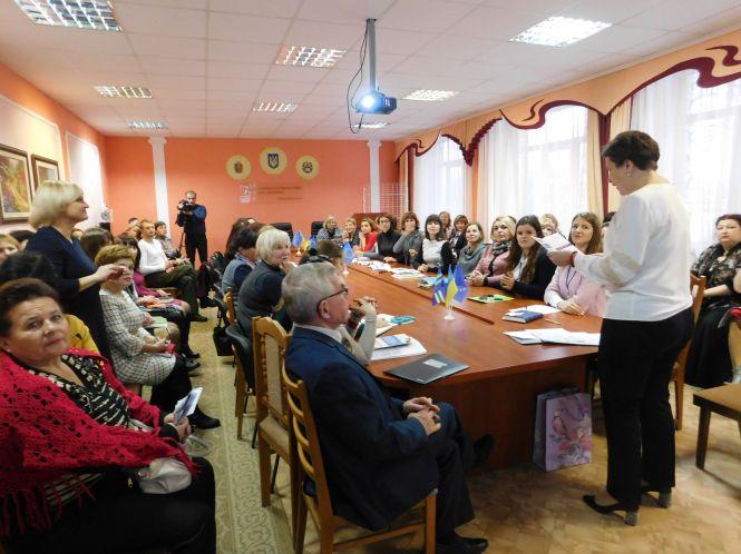 Новини Хмельницького - фото з “Вчитель не може стояти на місці”: у Хмельницькому обговорили плюси та мінуси НУШ “Вчитель не може стояти на місці”: у Хмельницькому обговорили плюси та мінуси НУШ, фото №3 на сайті vsim.ua