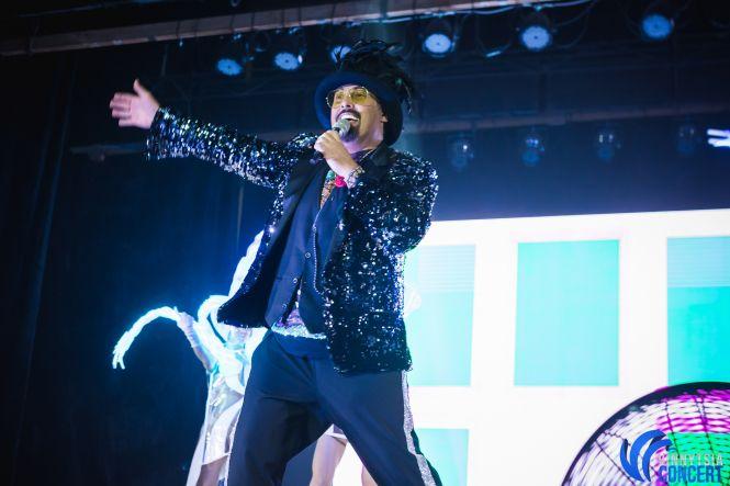 Новини Вінниці - фото з Дима Коляденко в Виннице «нашел невесту», танцевал гопак и вспоминал знакомство с Билык Дима Коляденко в Виннице «нашел невесту», танцевал гопак и вспоминал знакомство с Билык, фото №33 на сайті 20minut.ua