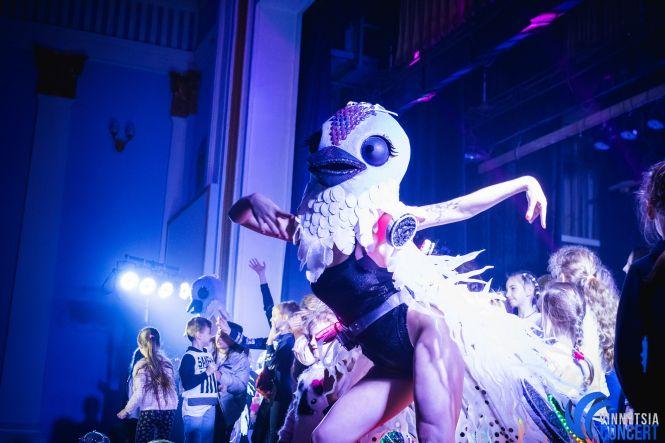 Новини Вінниці - фото з Дима Коляденко в Виннице «нашел невесту», танцевал гопак и вспоминал знакомство с Билык Дима Коляденко в Виннице «нашел невесту», танцевал гопак и вспоминал знакомство с Билык, фото №28 на сайті 20minut.ua